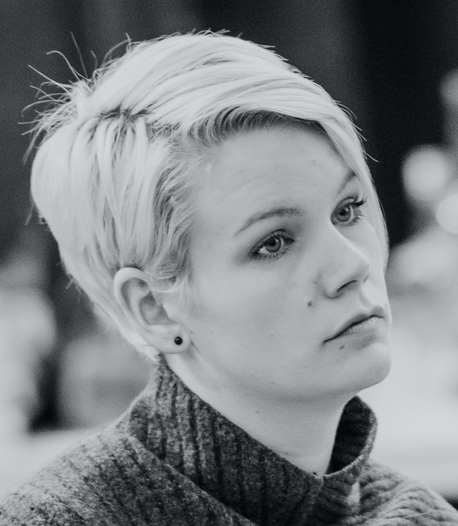 Nikki Kalkman headshot.png