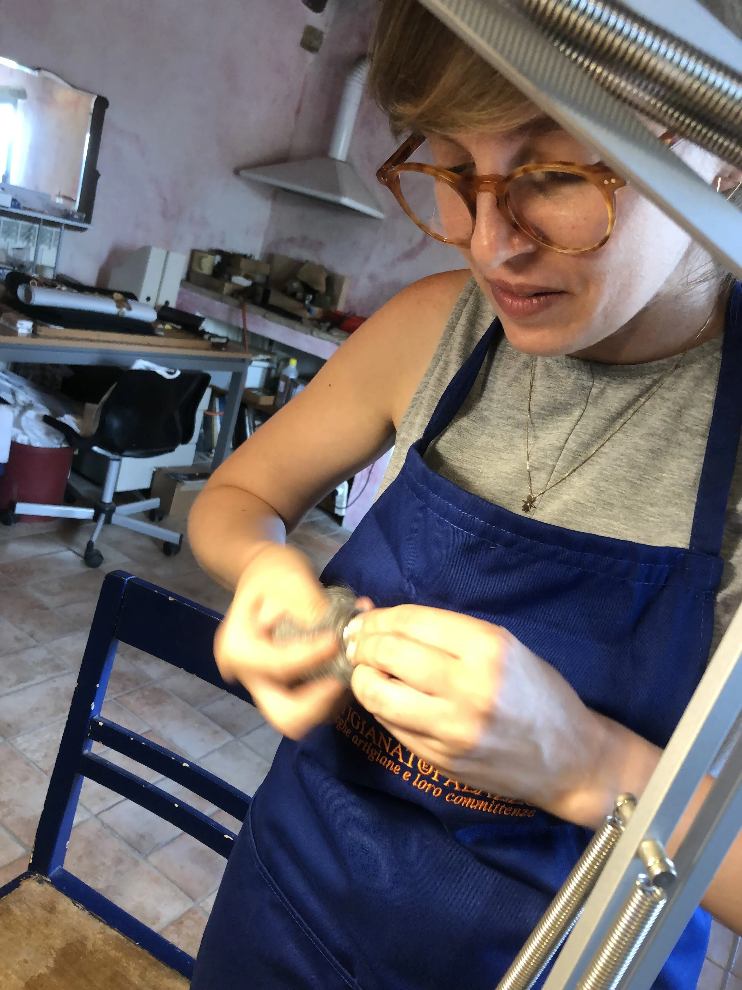 Lei sta finendo suo anello