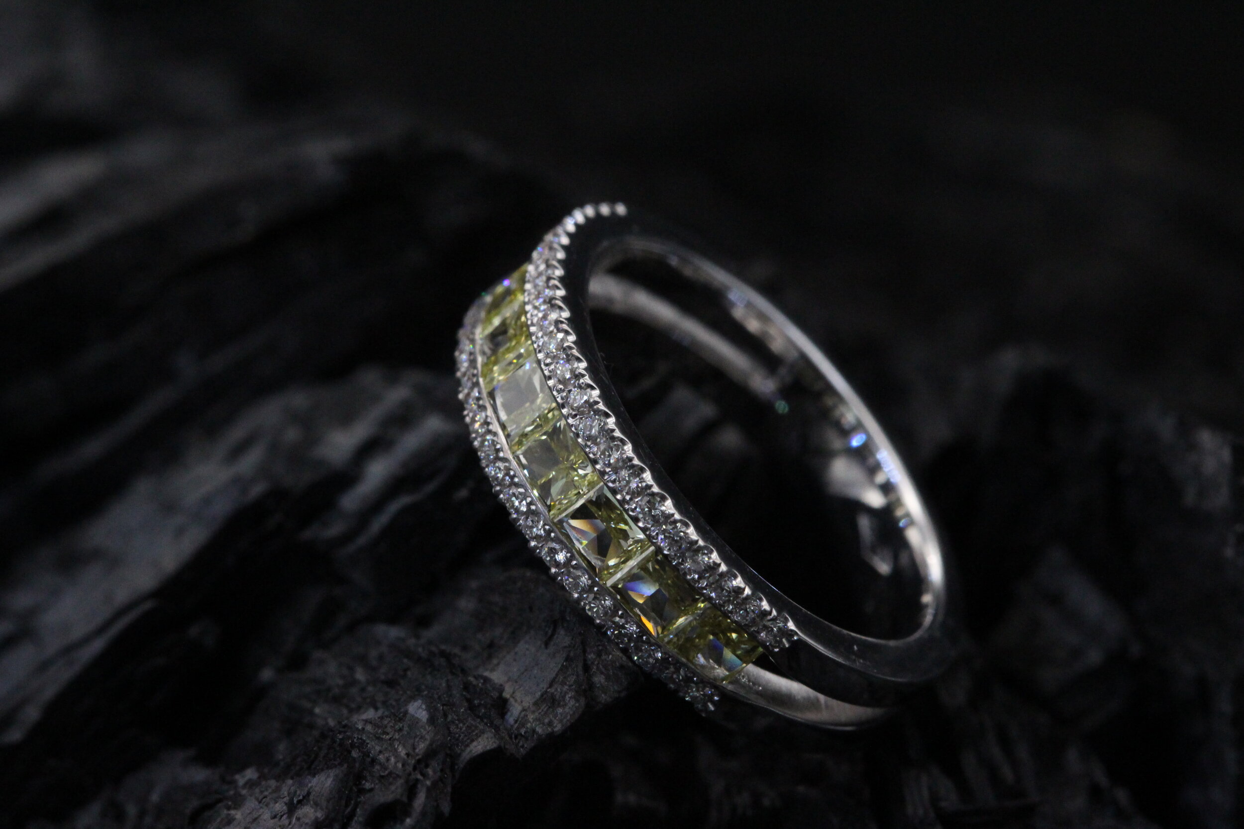 Eternity Band - White &amp; Intense Yellow Diamond Ring | Custom-Made fine jewelry Antwerp by Sagess