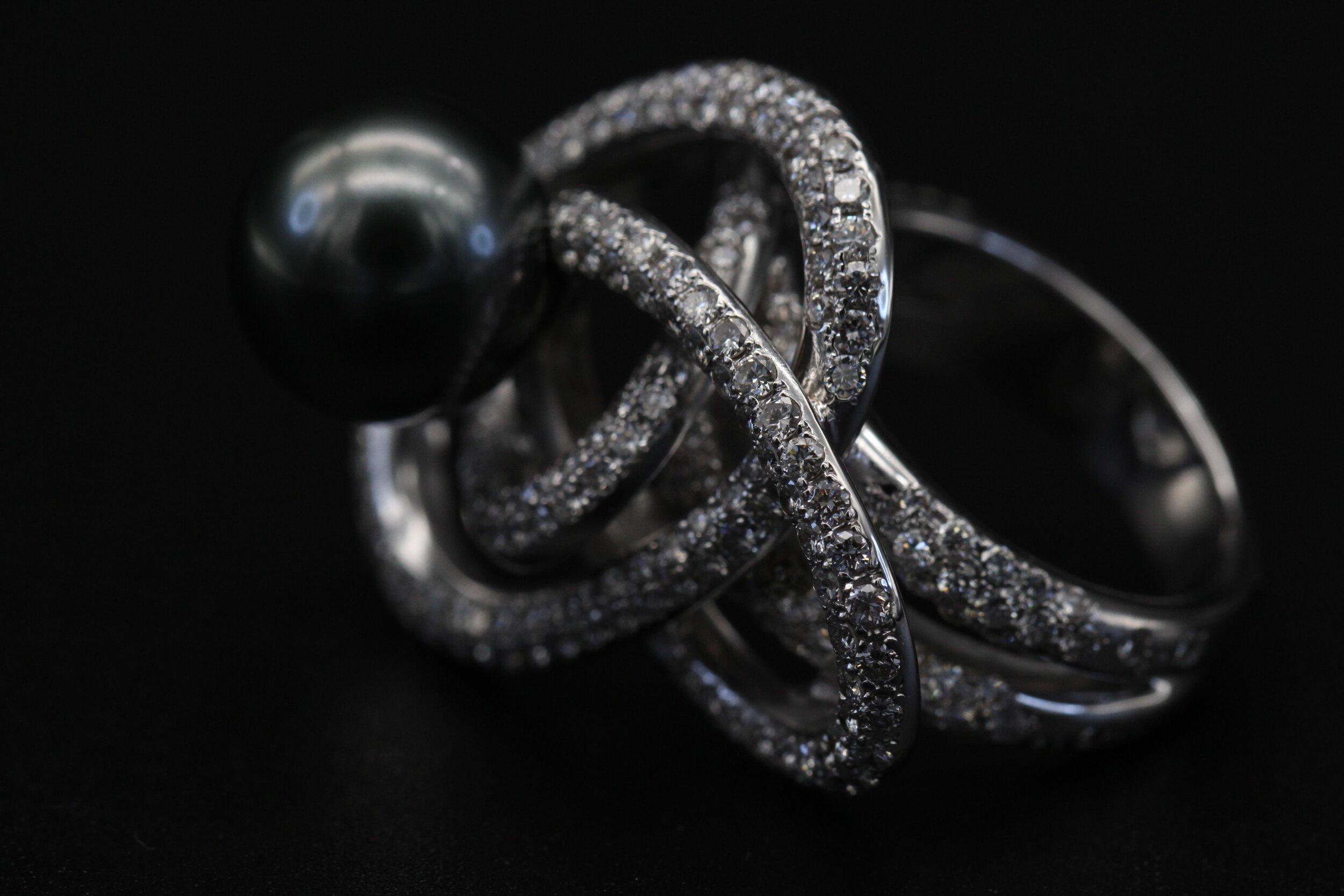 Ring diamond and black pearl handcrafted jewelry sagess