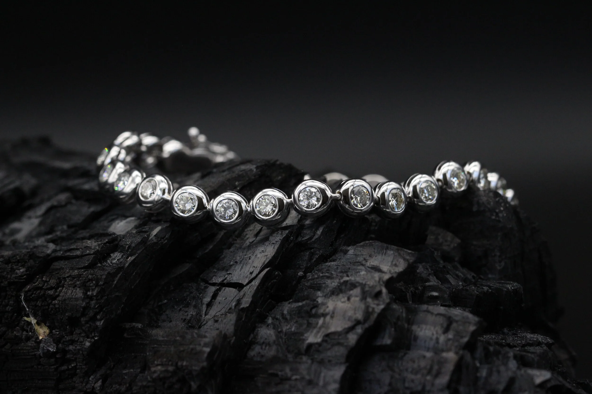 Bezel Diamond Tennis Bracelet | Timeless Fine Jewelry by Sagess Antwerp