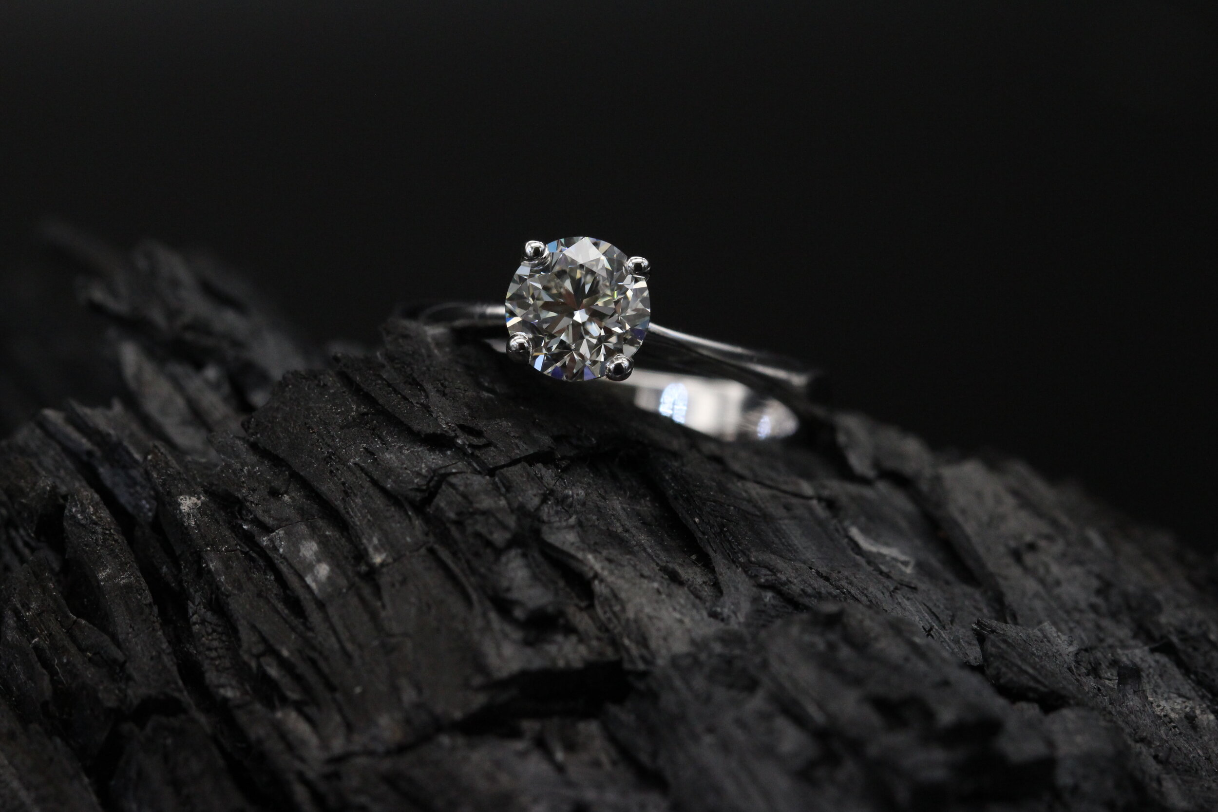 Solitaire diamond ring natural diamond from Antwerp 