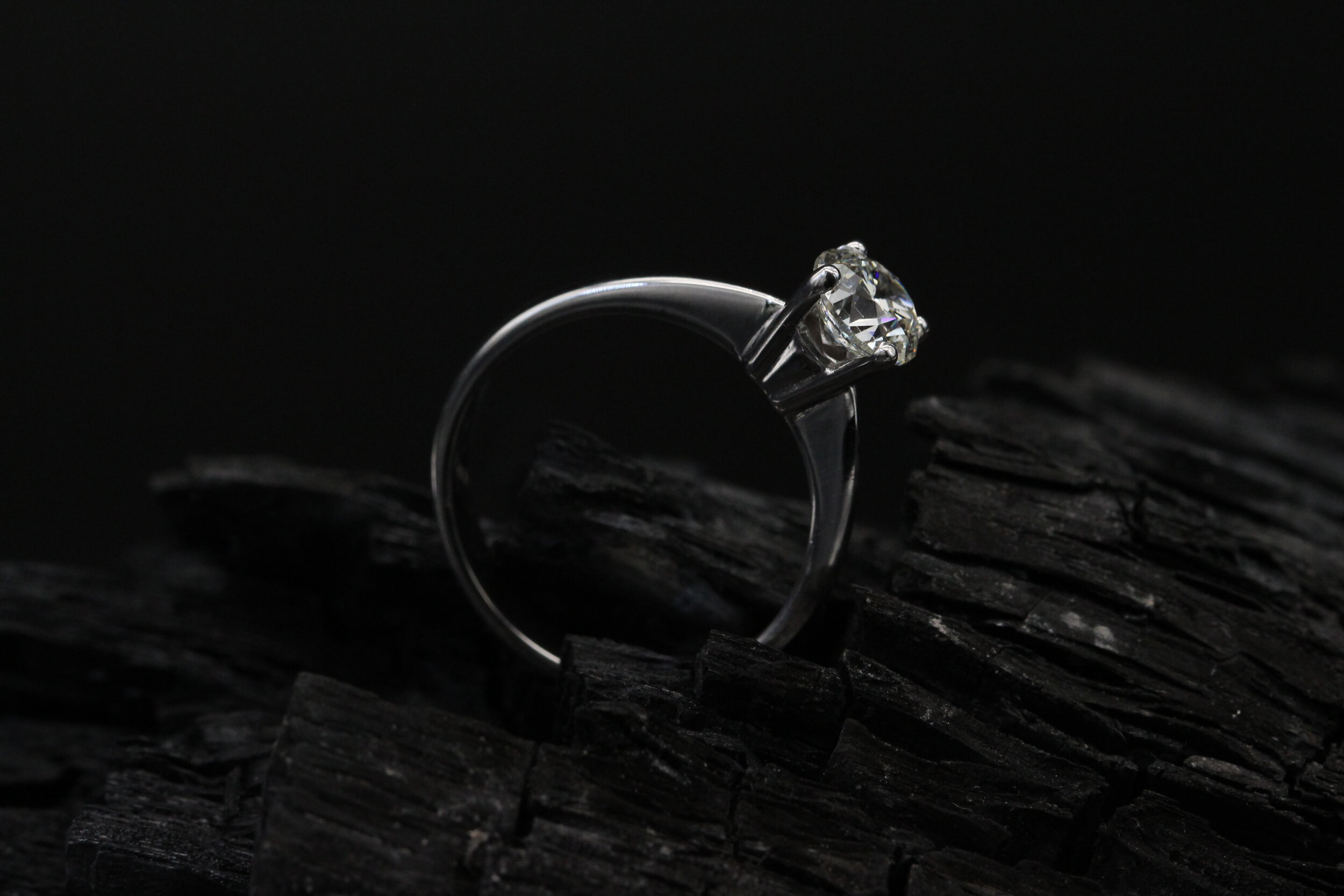 Bague de fiançailles solitaire en diamant – Haute joaillerie par Sagess | Anvers
