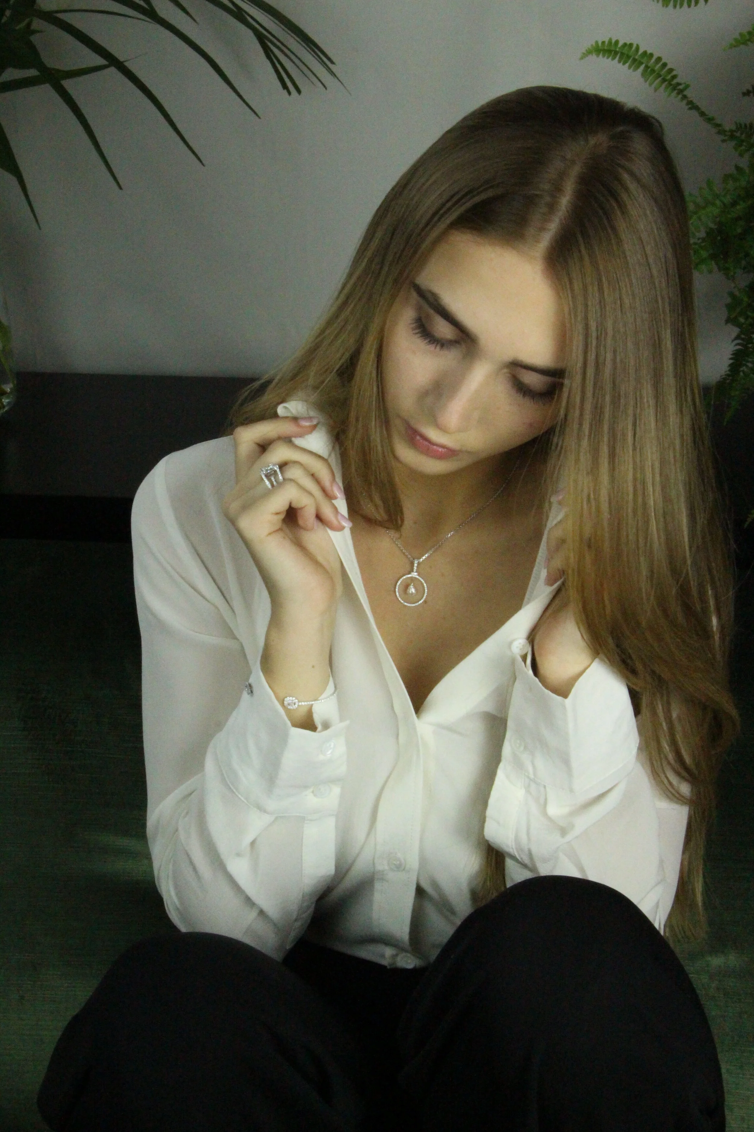 Pendentif en or blanc et diamant – Larme de Vénus