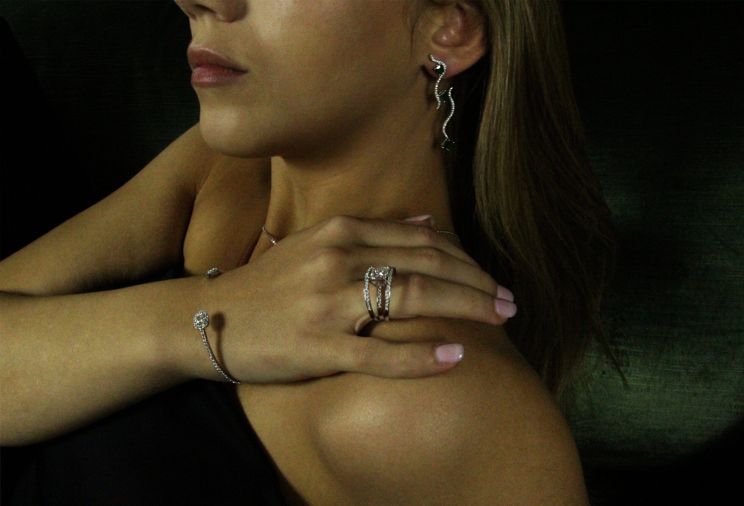 Custom-made handcrafted  jewelry, natural diamond and precious stones sagess