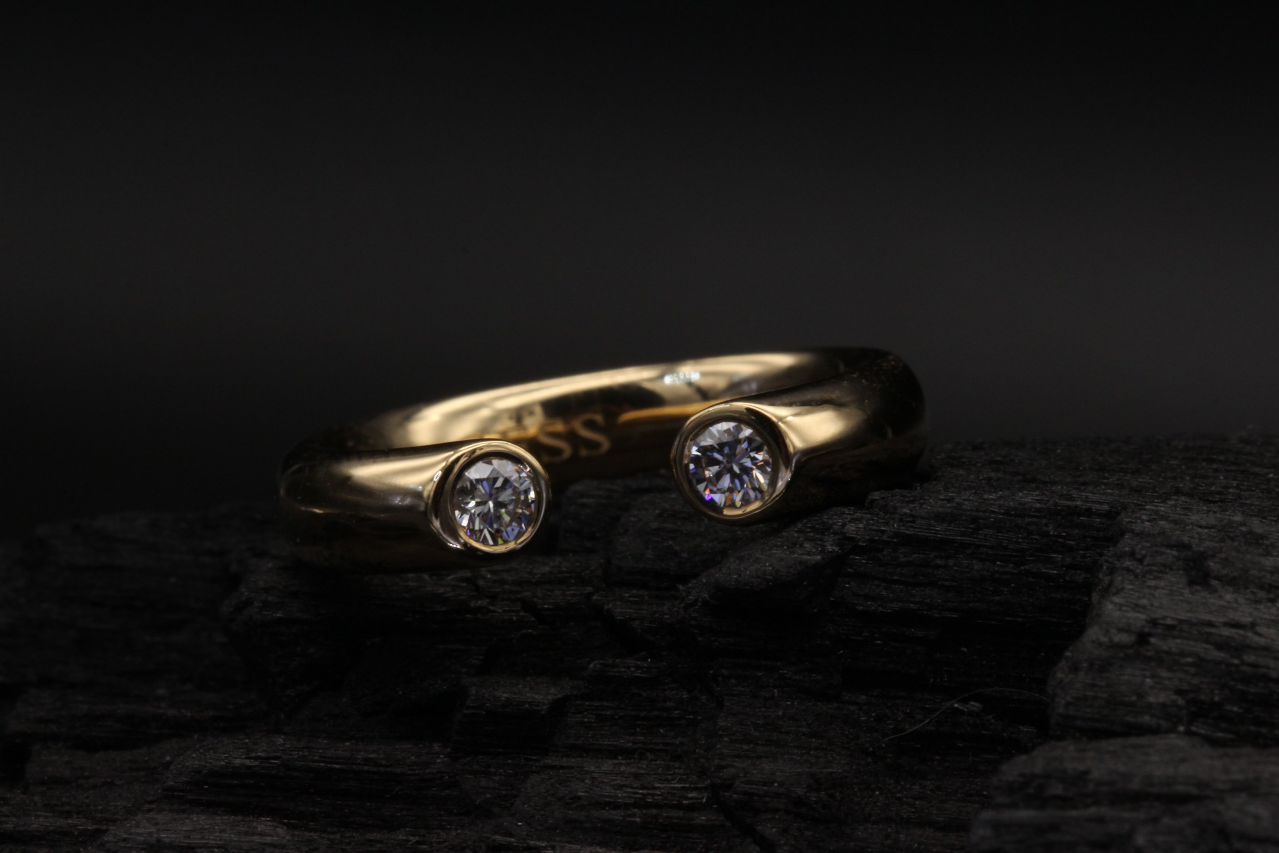 Metropolitan | 18-Karat Gold &amp; Diamonds Ring | Modern Chic