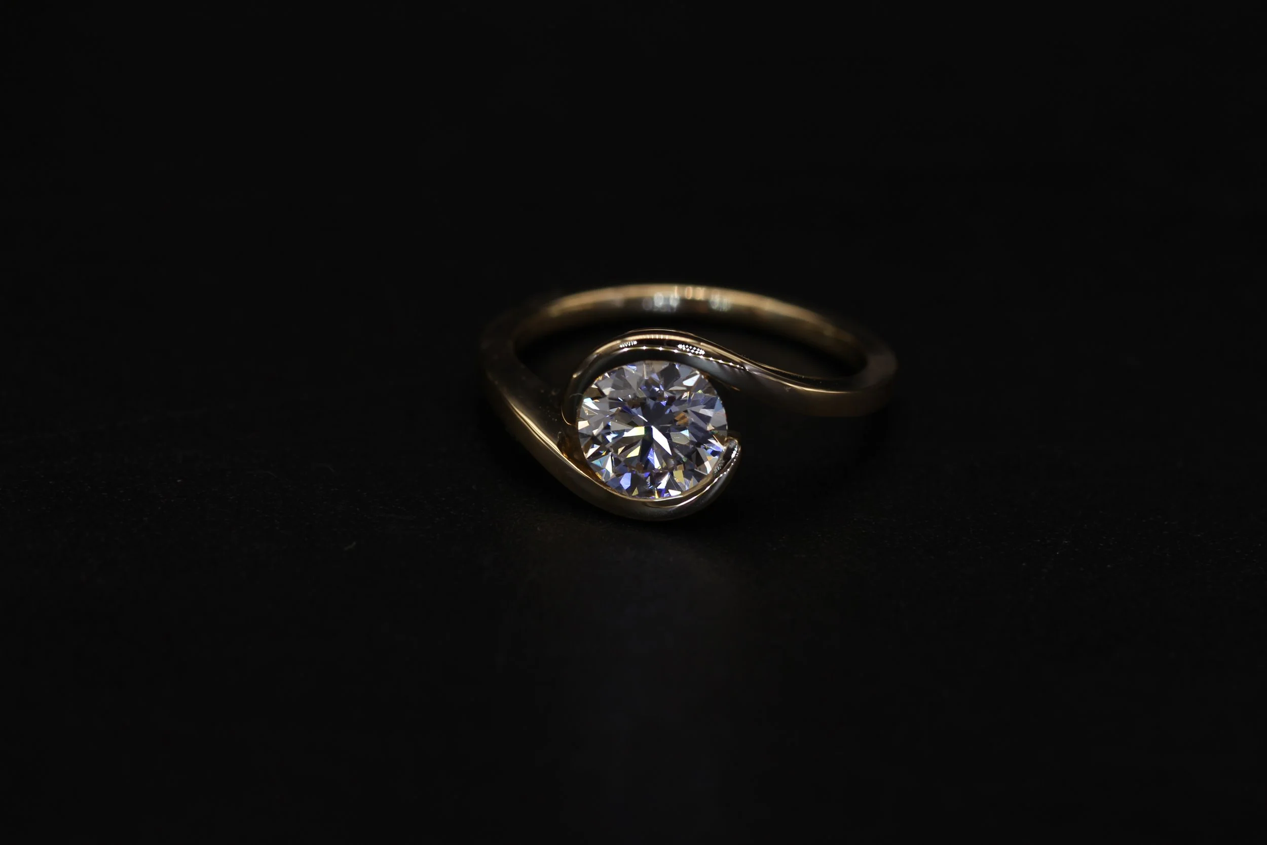Celestial Engagement Ring | Diamond Harmony | 18-Karat Gold
