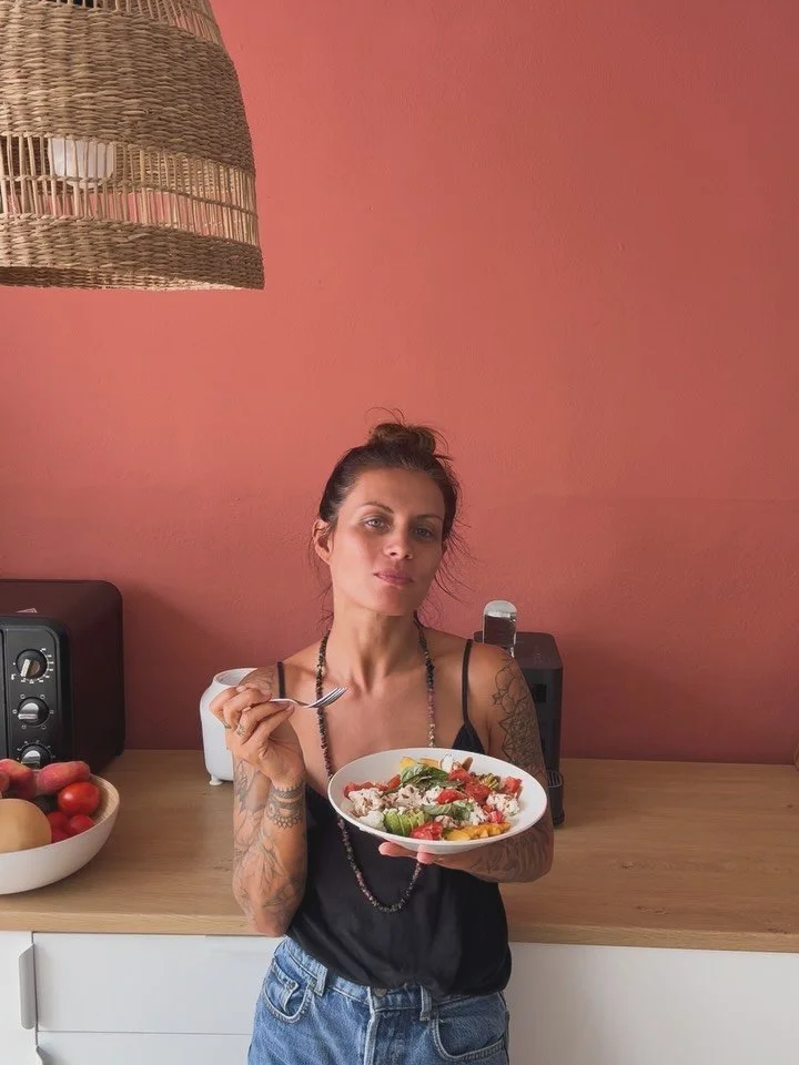 My passion for food 🫣

It&rsquo;s more of a love affair with cooking.

Originally from Portugal (and born in France), we always cook everything at home, especially when we have family and friends over. We love to treat our stomachs (deeply connects 