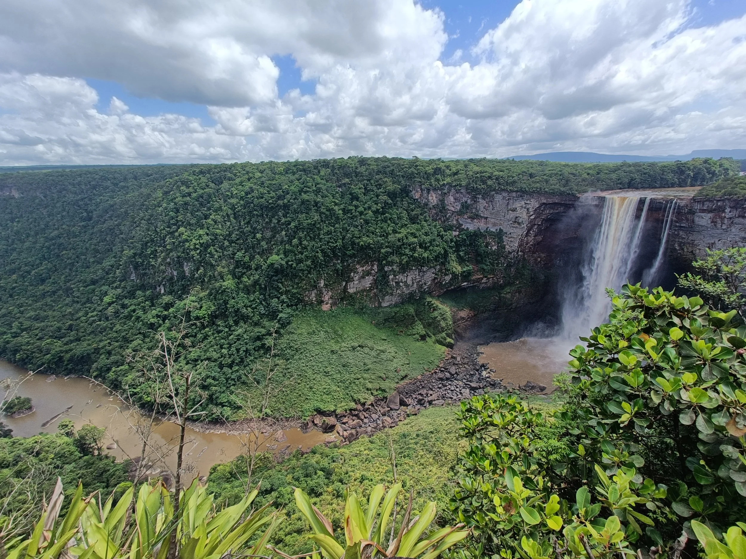 Kaieteur Falls - the highest single drop falls on the planet
