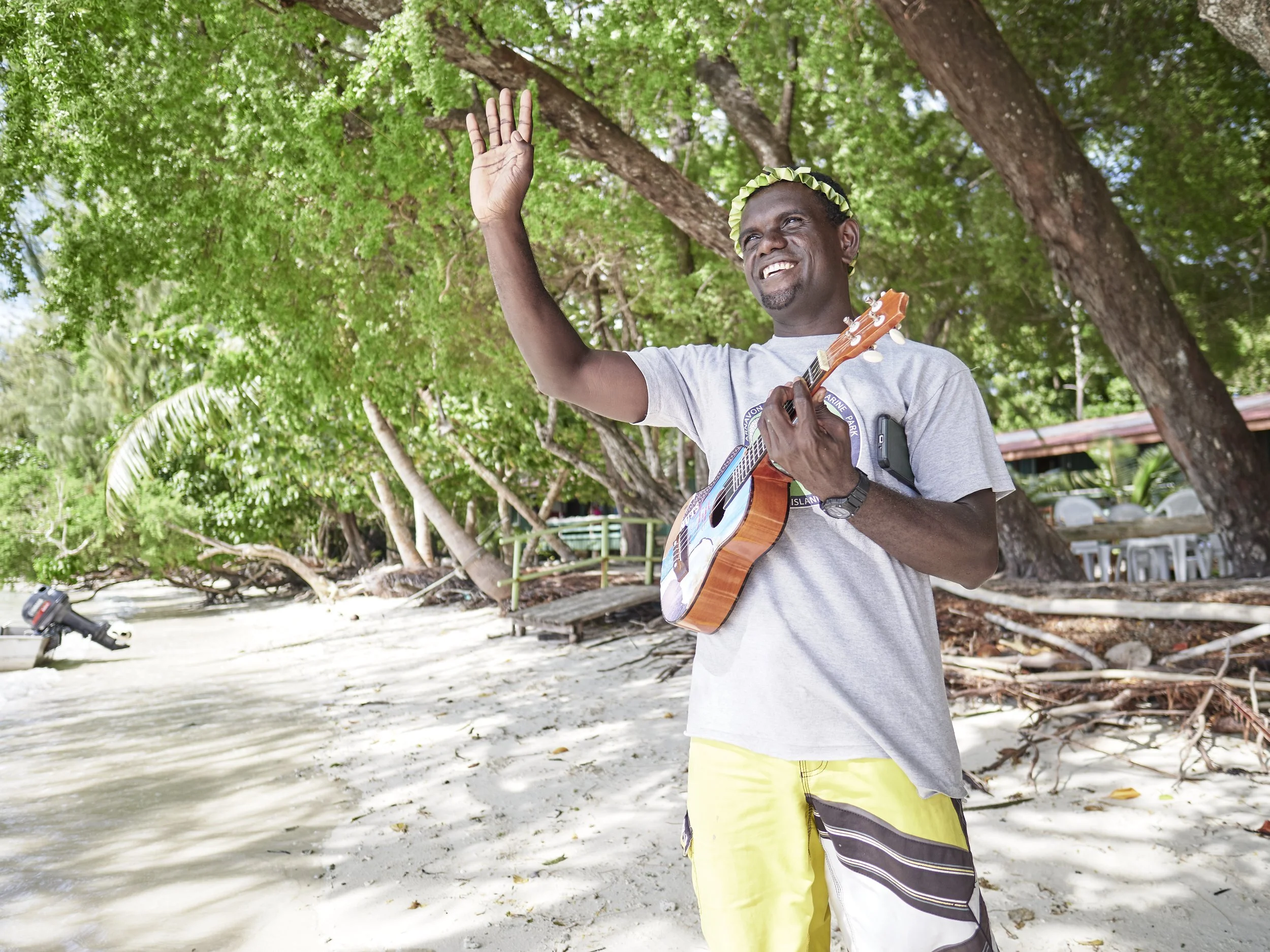 Friendly Arnavon welcome (c) E Bell