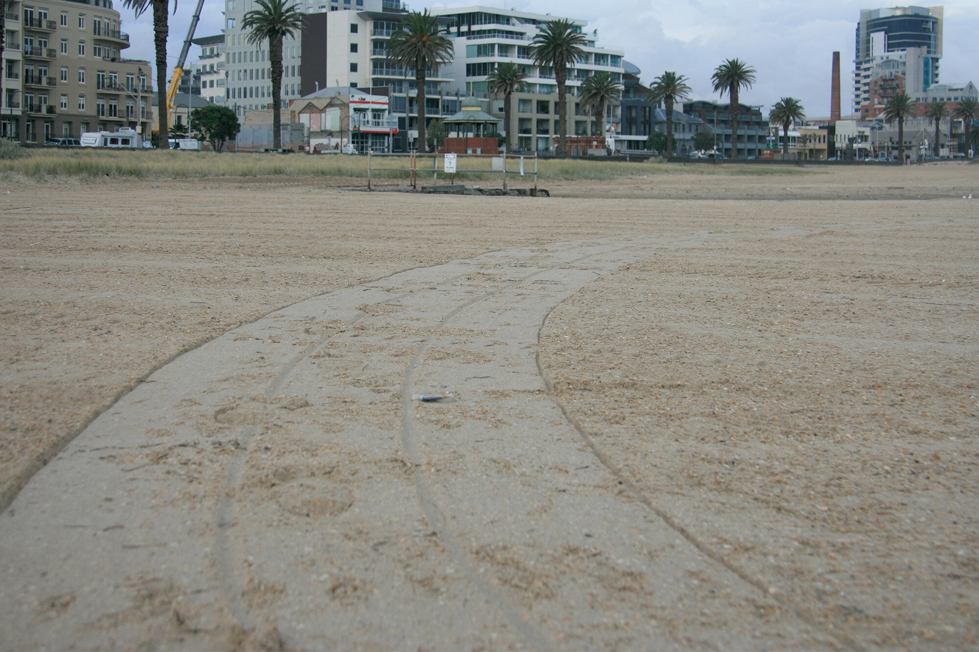  Ekodrum performance walk: City to sea, 27 May 2008. Photo credit - Julia Cole. 