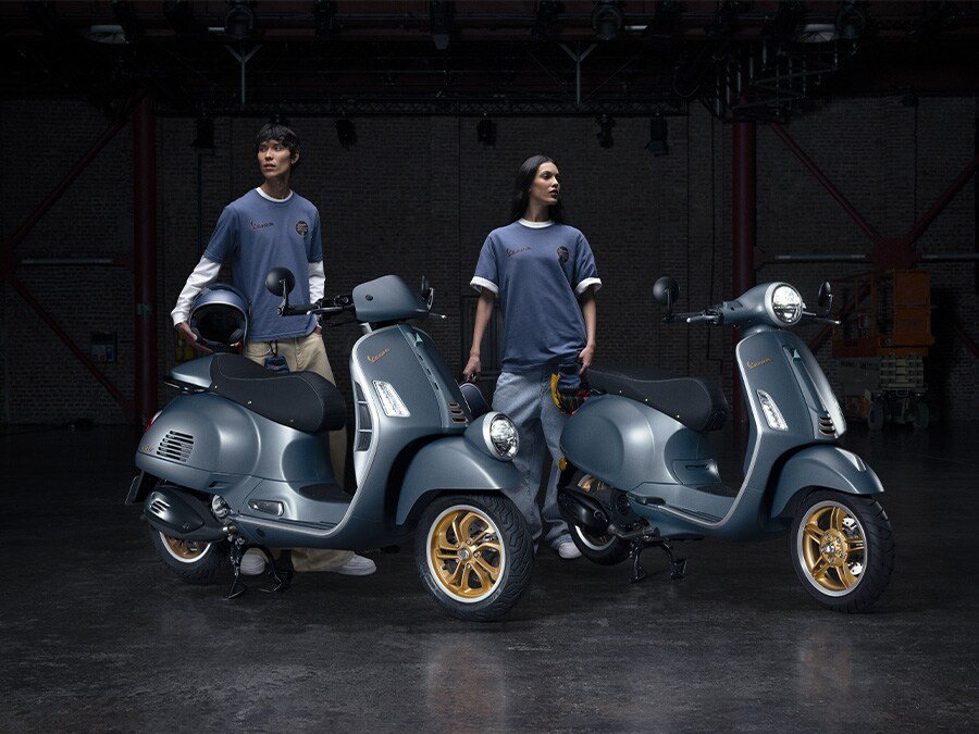 2026 Vespa Primavera 50 scooter — front view 5