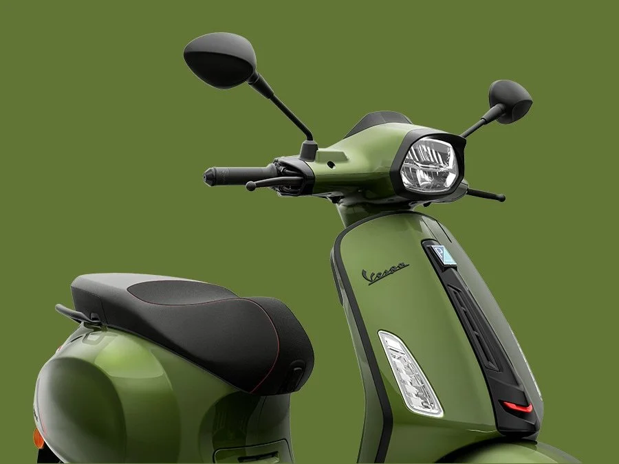 2026 Vespa Sprint S 150 scooter — close-up styling detail