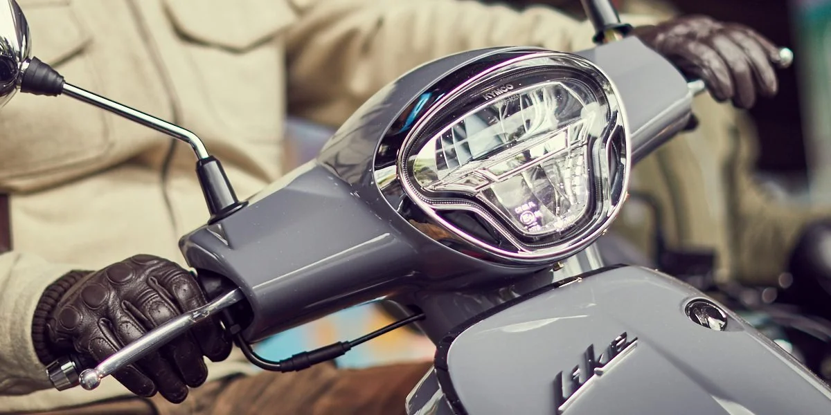 2026 Kymco Like 150i ABS scooter — front view 3