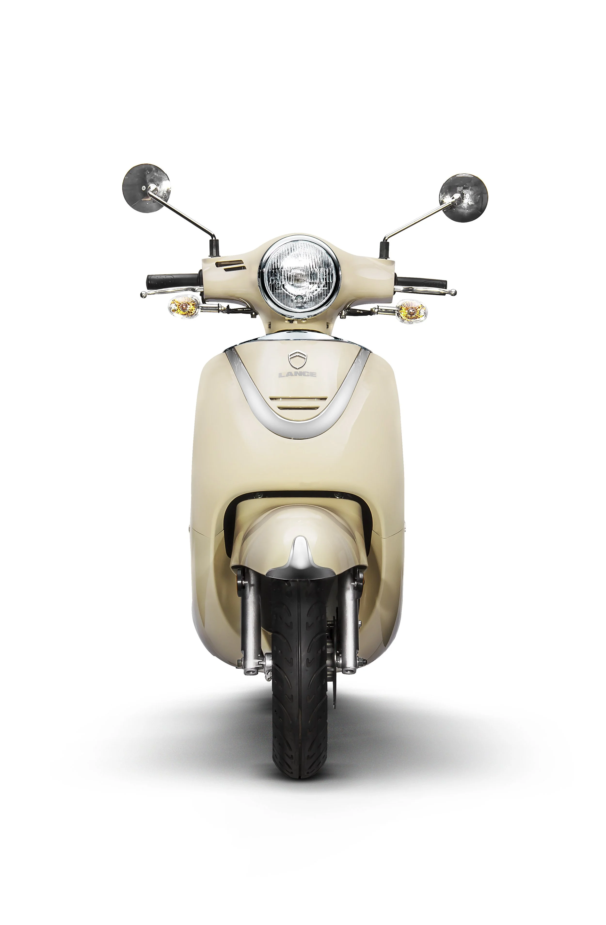 2026 Lance Havana Classic 125 scooter — front three-quarter view 4