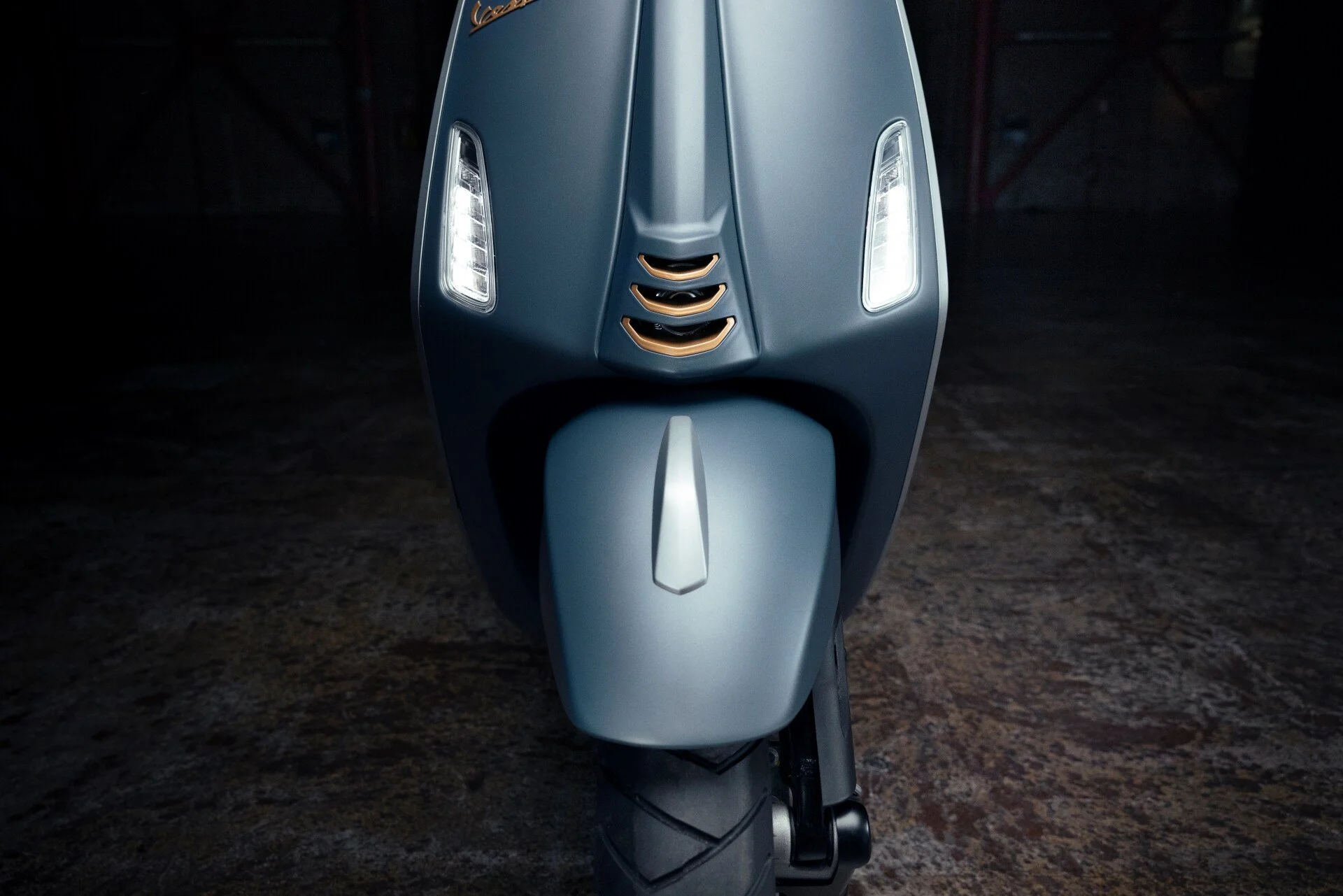 2026 Vespa Primavera 150 scooter — full-length studio view 4