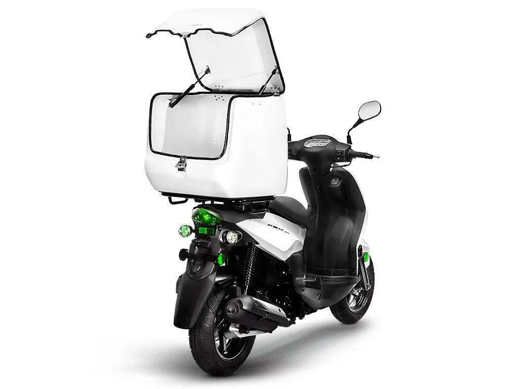 2026 Lance PCH 50 Delivery scooter — close-up styling detail 2