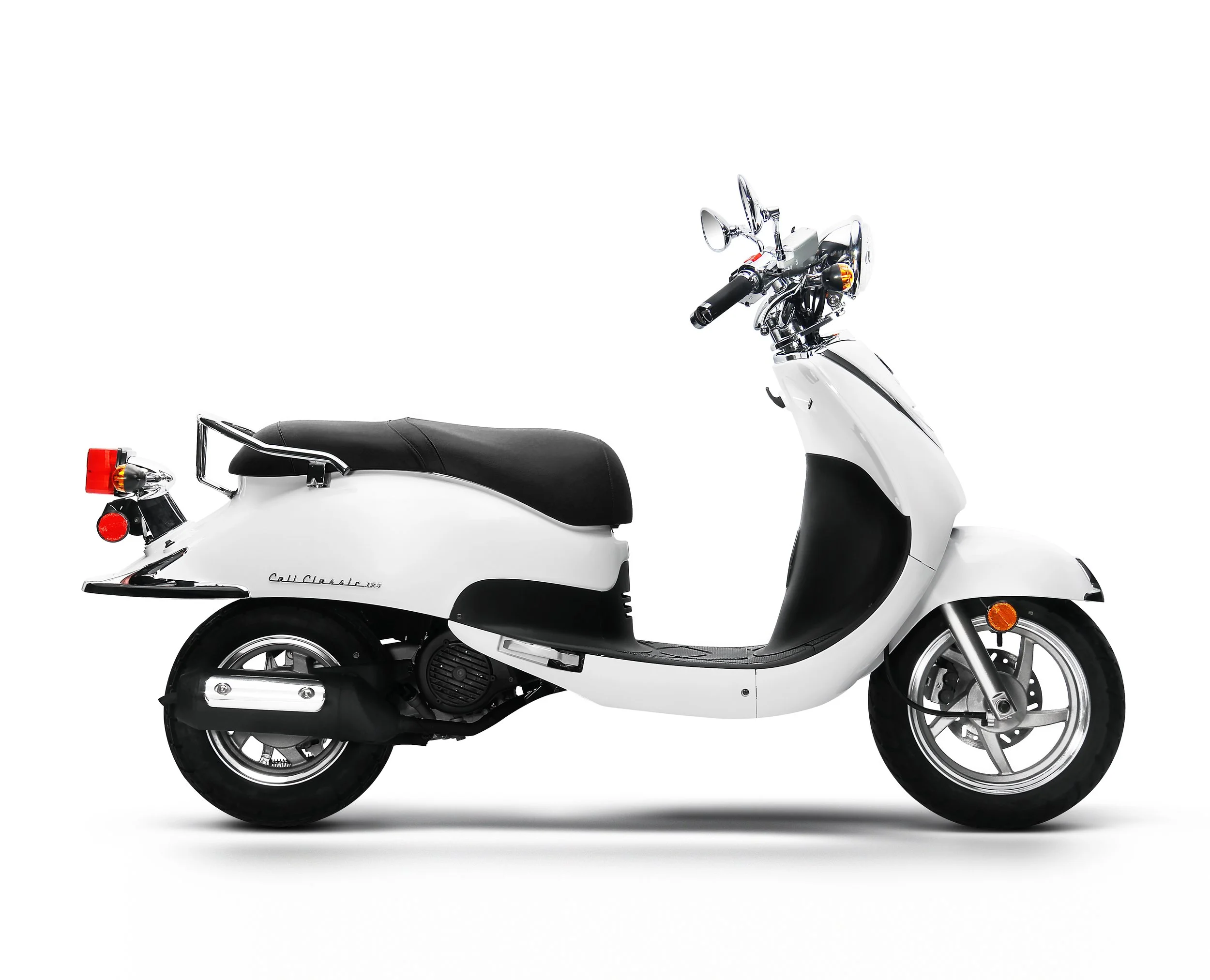 2026 Lance Cali Classic 50 scooter — side profile view 4