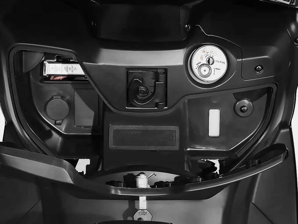2026 SYM Citycom S 300i scooter — close-up styling detail 4