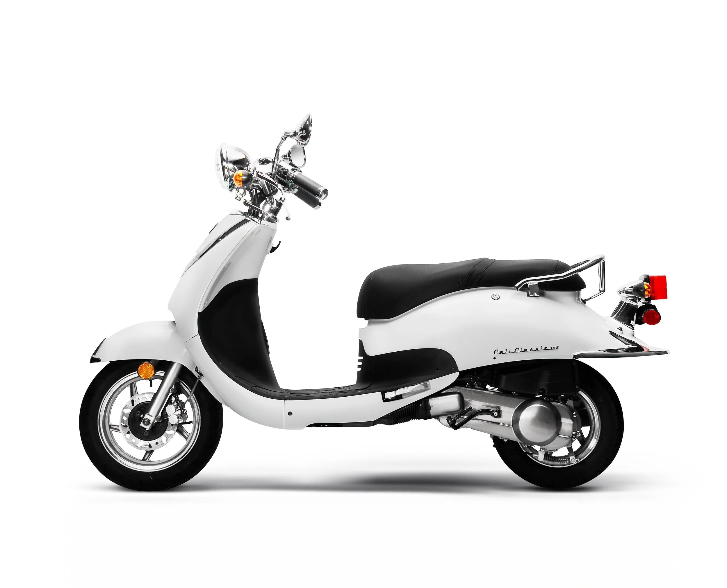 2026 Lance Cali Classic 50 scooter — three-quarter rear view 3