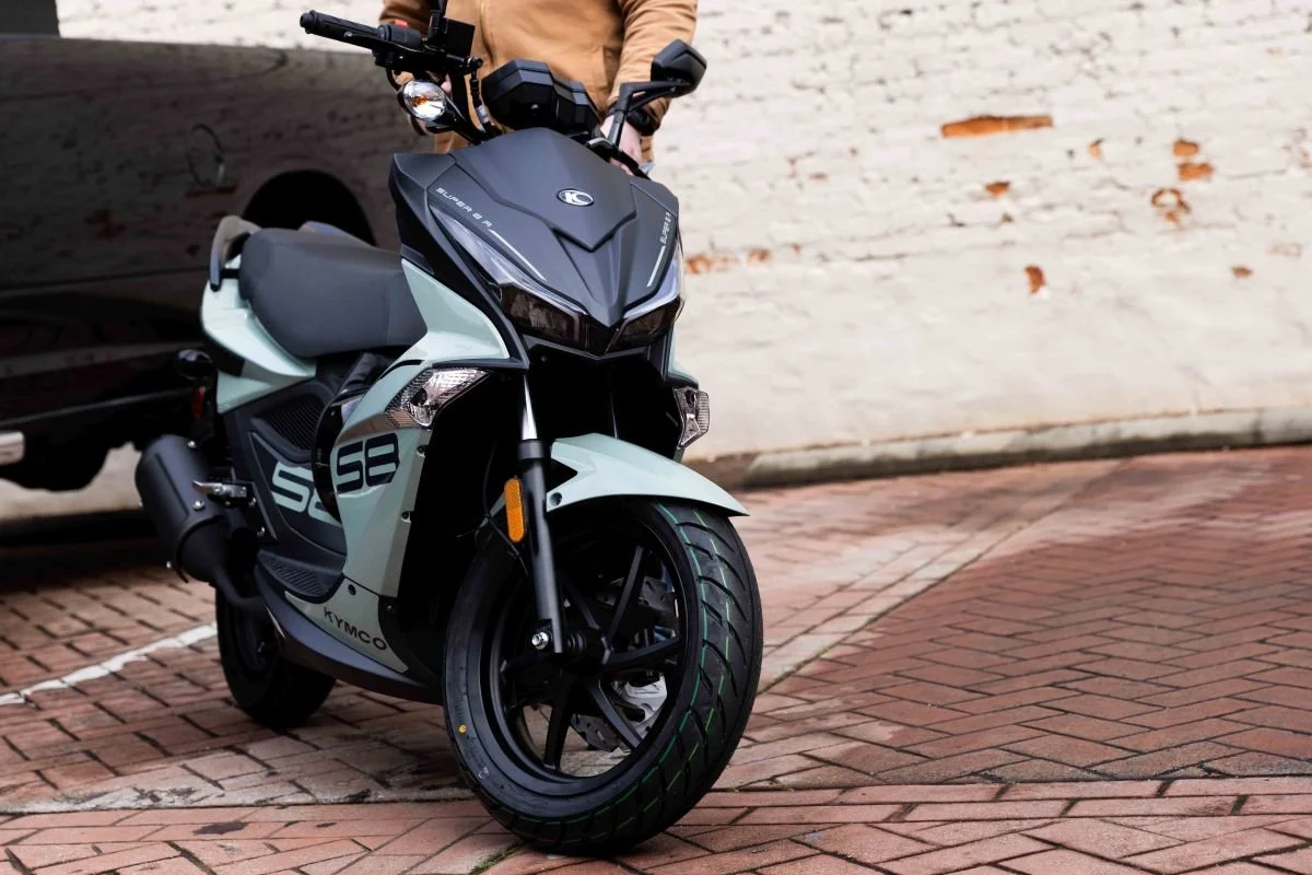 2026 Kymco Super 8 50R scooter — right-side view