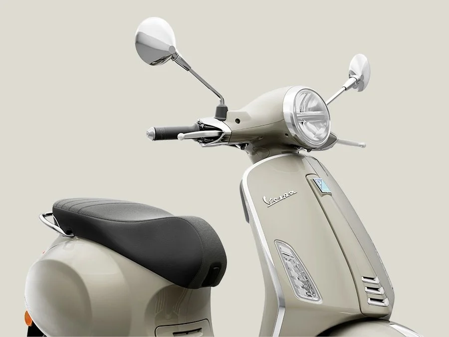 2026 Vespa Primavera 50 scooter — right-side view 2