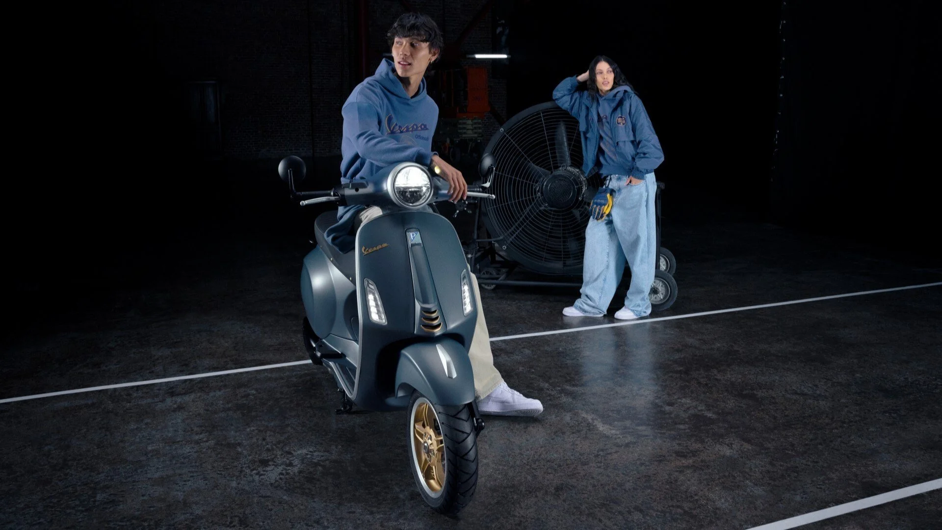 2026 Vespa Primavera 150 scooter — alternate studio view 3