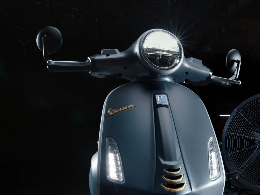 2026 Vespa Primavera 150 scooter — rear view 4