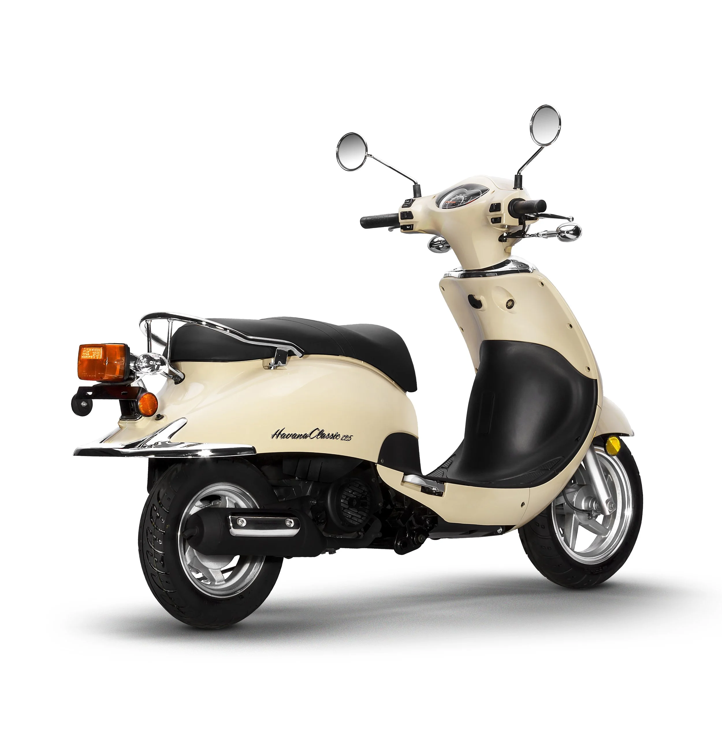 2026 Lance Havana Classic 125 scooter — full-length studio view 3