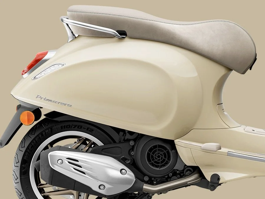 2026 Vespa Primavera 150 scooter — close-up styling detail 2