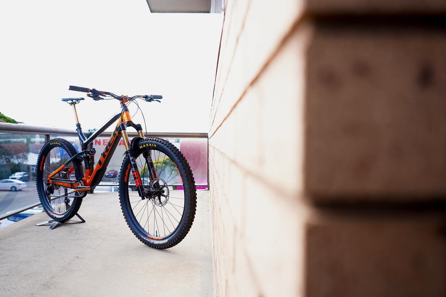 Nothing beats a custom.
- come in to check out Josh James custom Fuel EX!
.
.
@trekbikesau 
@industry_nine 
@spankbikesau 
@ridefox_au 
@shimanomtb 
.
📷 @deua.reader