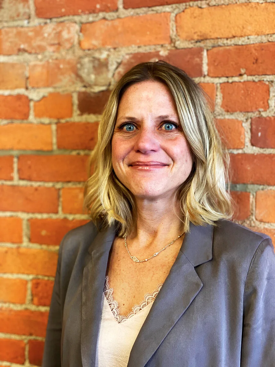 CHRISTY Catering DirectorChristy loves the daily challenges and team atmosphere she has helped to create at Shigs In Pit Catering. She has had the opportunity to create and execute a long list of events that range from your smallest intimate gatheri…