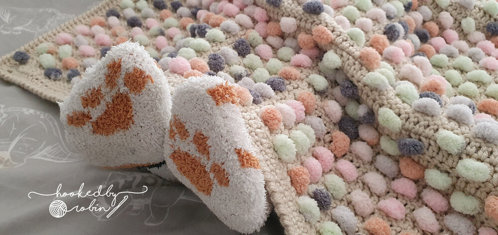 Krudt Vejrudsigt Dum Crochet Pom Pom Yarn Blanket Pattern — Hooked by Robin