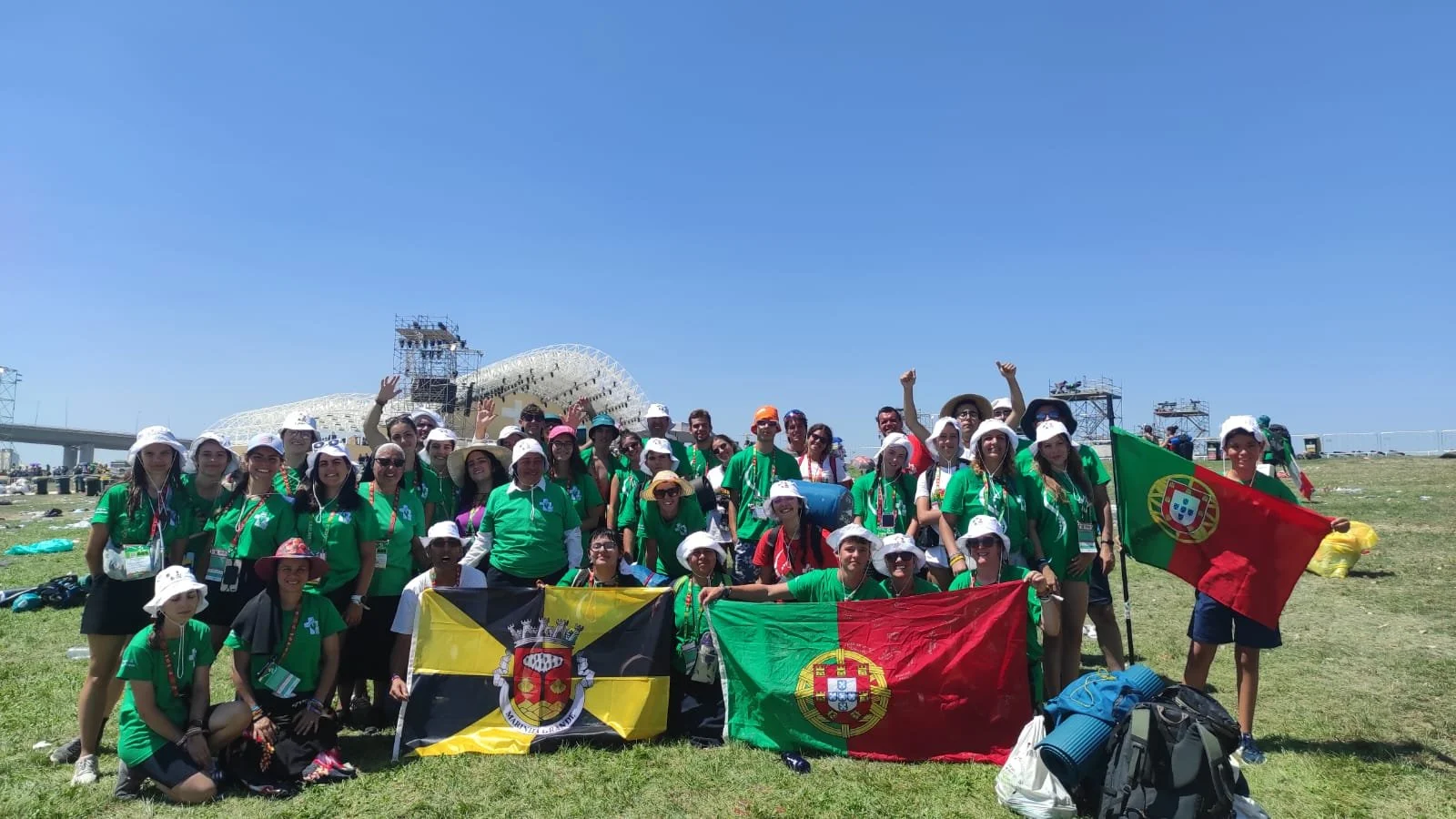      

 
   Testemunhos de quem esteve nas jornadas.  Grupo MG&nbsp; A Caminho 1 (Semana completa)  “Acho que estas jornadas foram uma experiência incrível e super enriquecedora. Fiz amigos que quero levar para a vida e vivi momentos incríveis com el