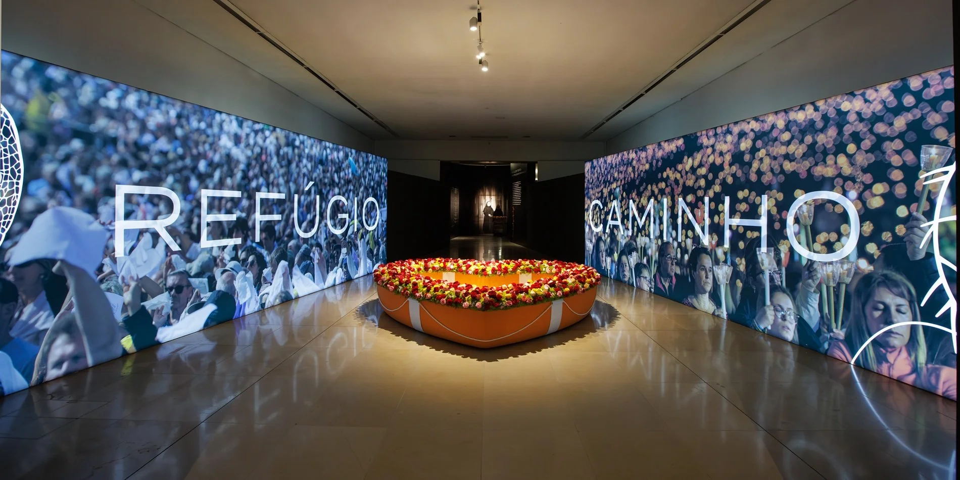      

 
   O Santuário de Fátima inaugurou, este sábado, uma nova exposição temporária intitulada ‘Refúgio e Caminho’, dedicada ao centenário das aparições da Virgem Maria à Irmã Lúcia, quando esta residia na Galiza, Espanha, em 1925 e 1926.  A most