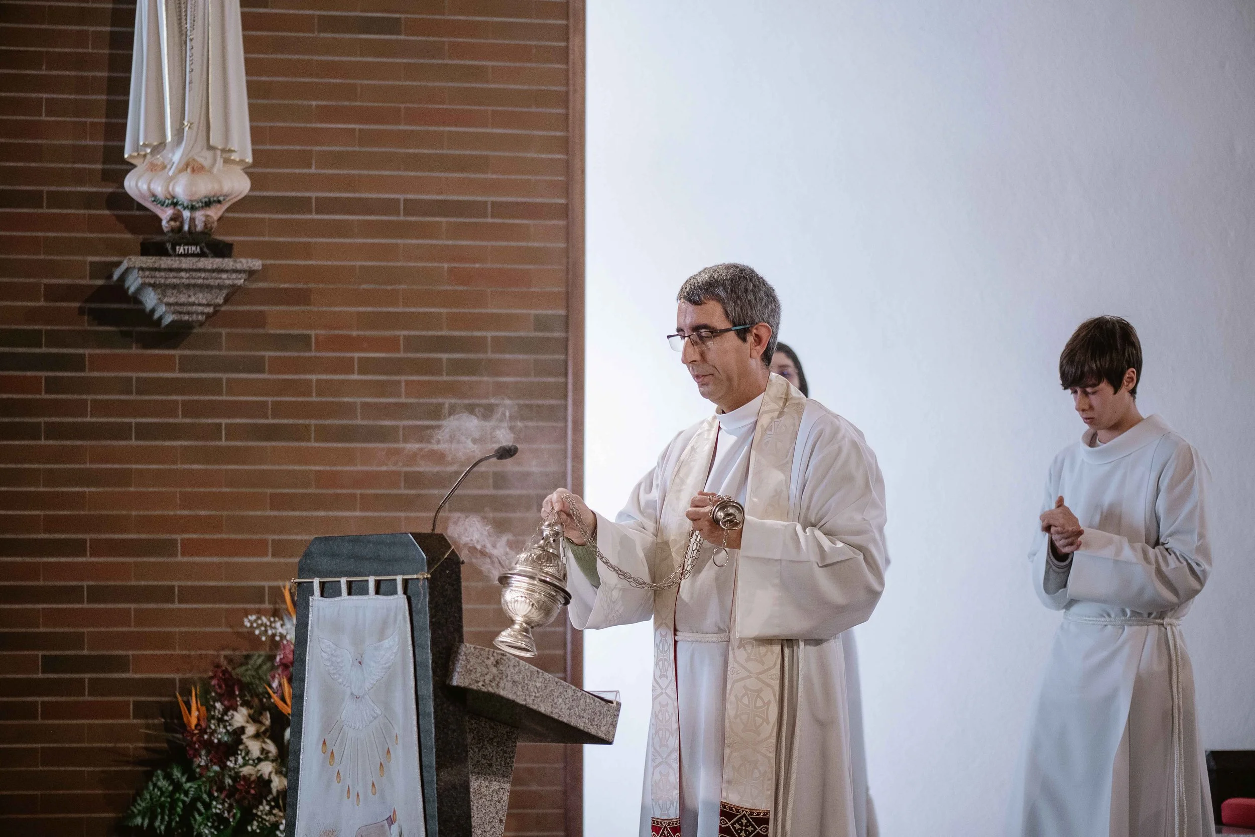 Bom pastor angela light room-9.jpg