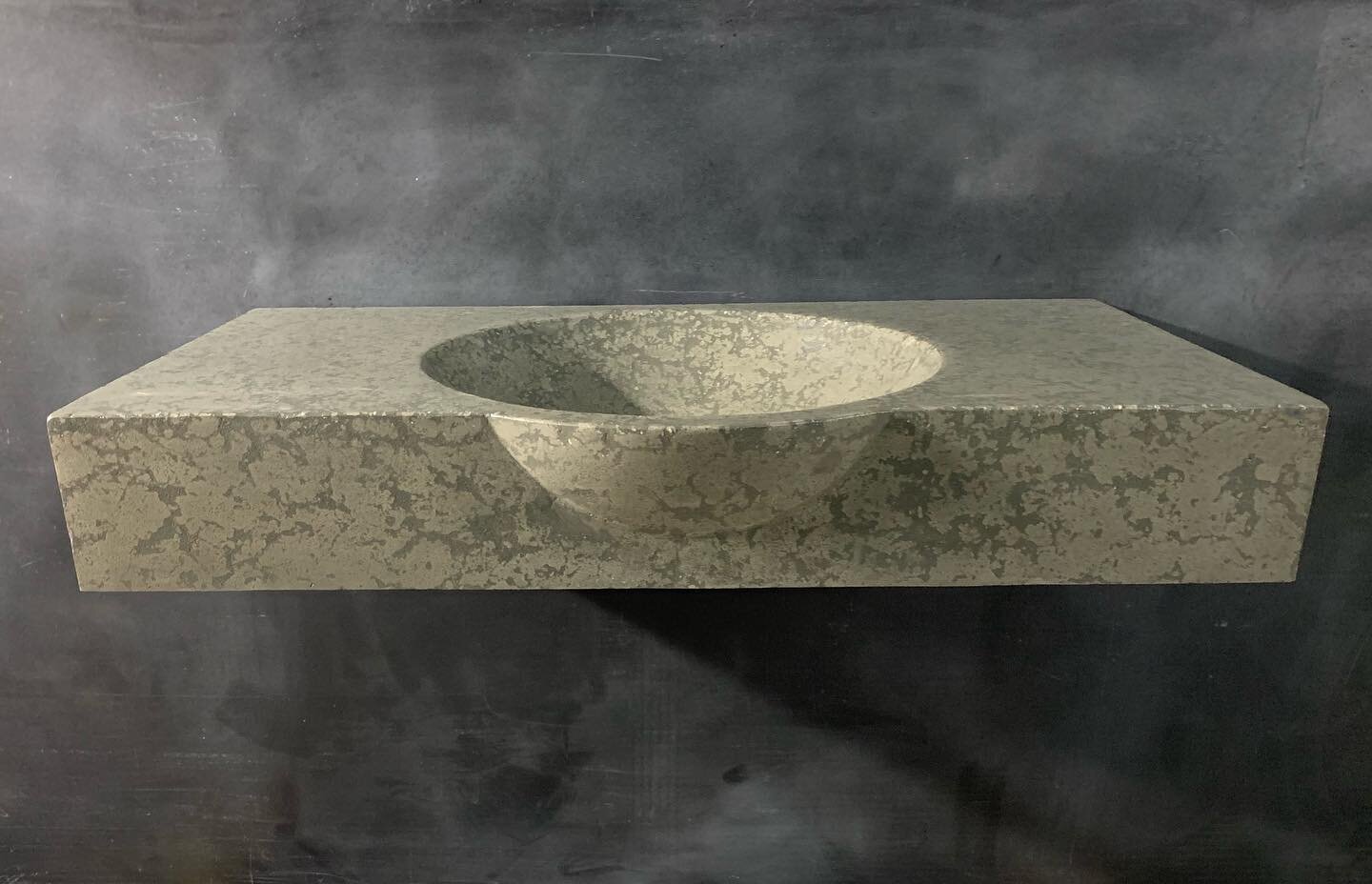 Wish we were keeping this one for ourselves! Hand packed concrete integral bowl vanity #custom #customsink #sinkdesign #concretesink #concretebasin #concretevanity #modernbathroom #modernbathrooms #concretebathroom #bathroomlove #bathroomdesign #conc