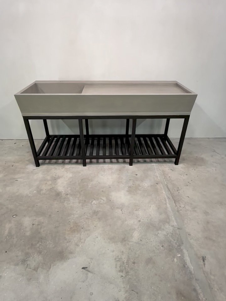 Not your average sink-where utility meets style✨#concretesink #utilitysink #gardensink #troughsink #sink #basin #customsink #customfurniture #customdesign #concretedesign #stogsconcretedesign #handmade #madeinflorida #shipsnationwide