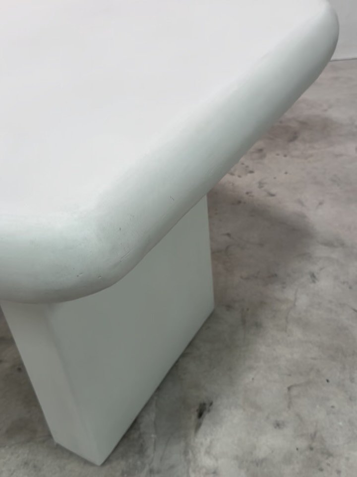 Custom curves shaped just for our customers space #customtable #diningtable #concretediningtable #concretetable #diningtabledesign #table #plastertable #customfurniture #outdoorfurniture #interiordesign #stogsconcretedesign #shipsnationwide #madeinfl