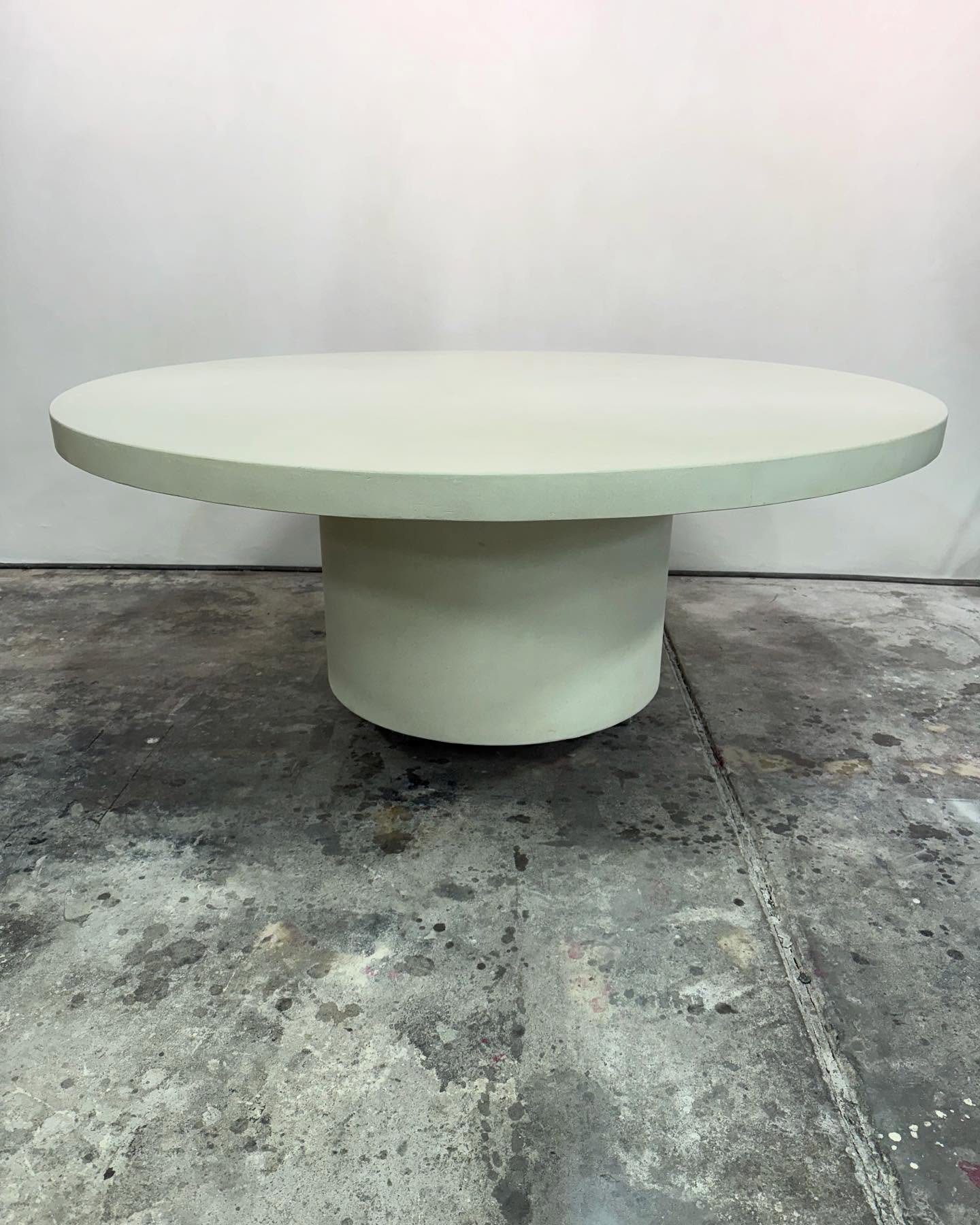 7&rsquo; round rolling out the door⚡️#customtable #concretediningtable #concretetable #roundtable #diningtabledesign #diningtable #table #outdoortable #concretefurniture #concretedesign #interiordesign #stogsconcretedesign #shipsnationwide #madeinjax