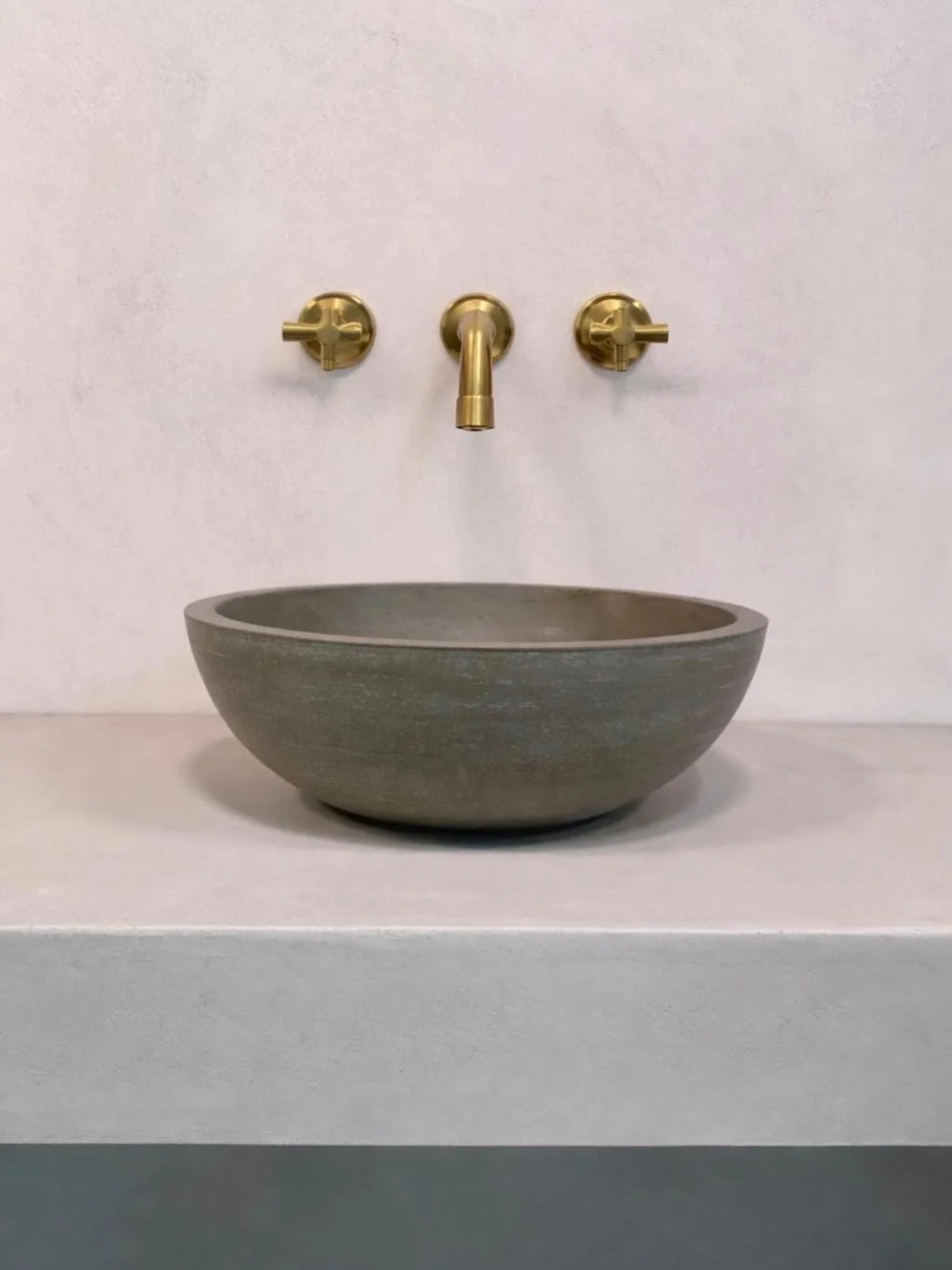 This hand formed vessel is distressed in all the right ways. #concretesink #concretebasin #bathroomdesign #interiordecor #stogsconcretedesign
