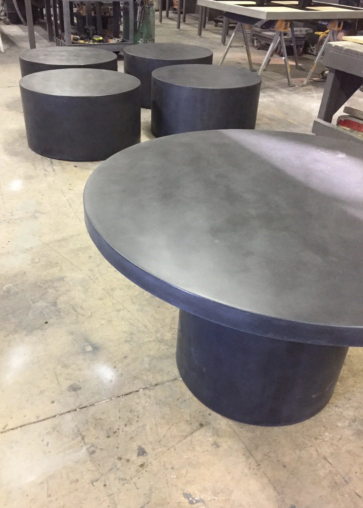 ROUND CONCRETE DINING TABLE LIGHT CHARCOAL.jpg