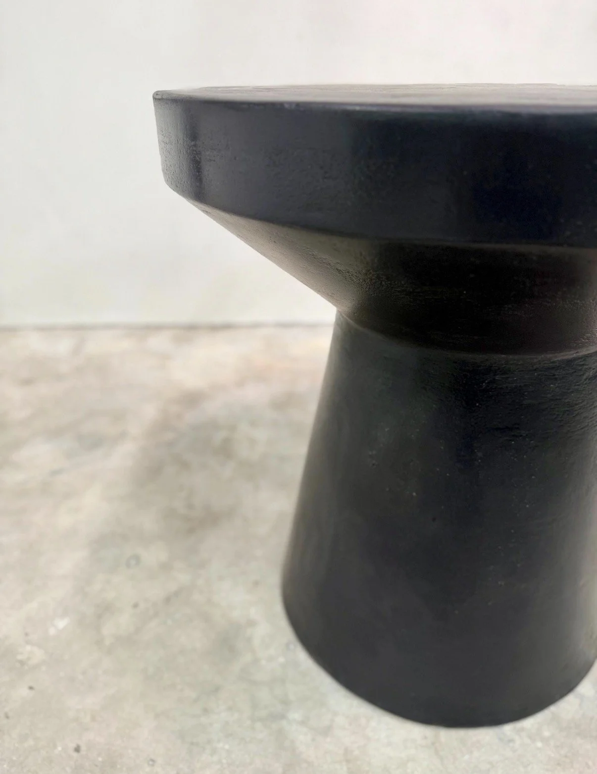 CONCRETE SIDE TABLE-CHARCOAL 3.jpg