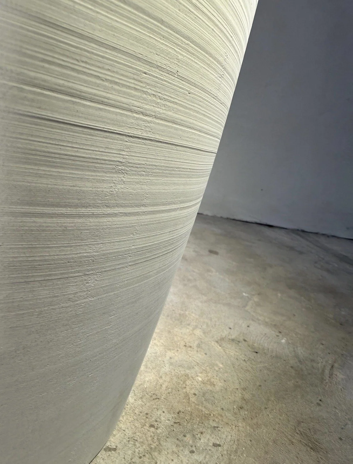 CONCRETE SIDE TABLE-3.jpg