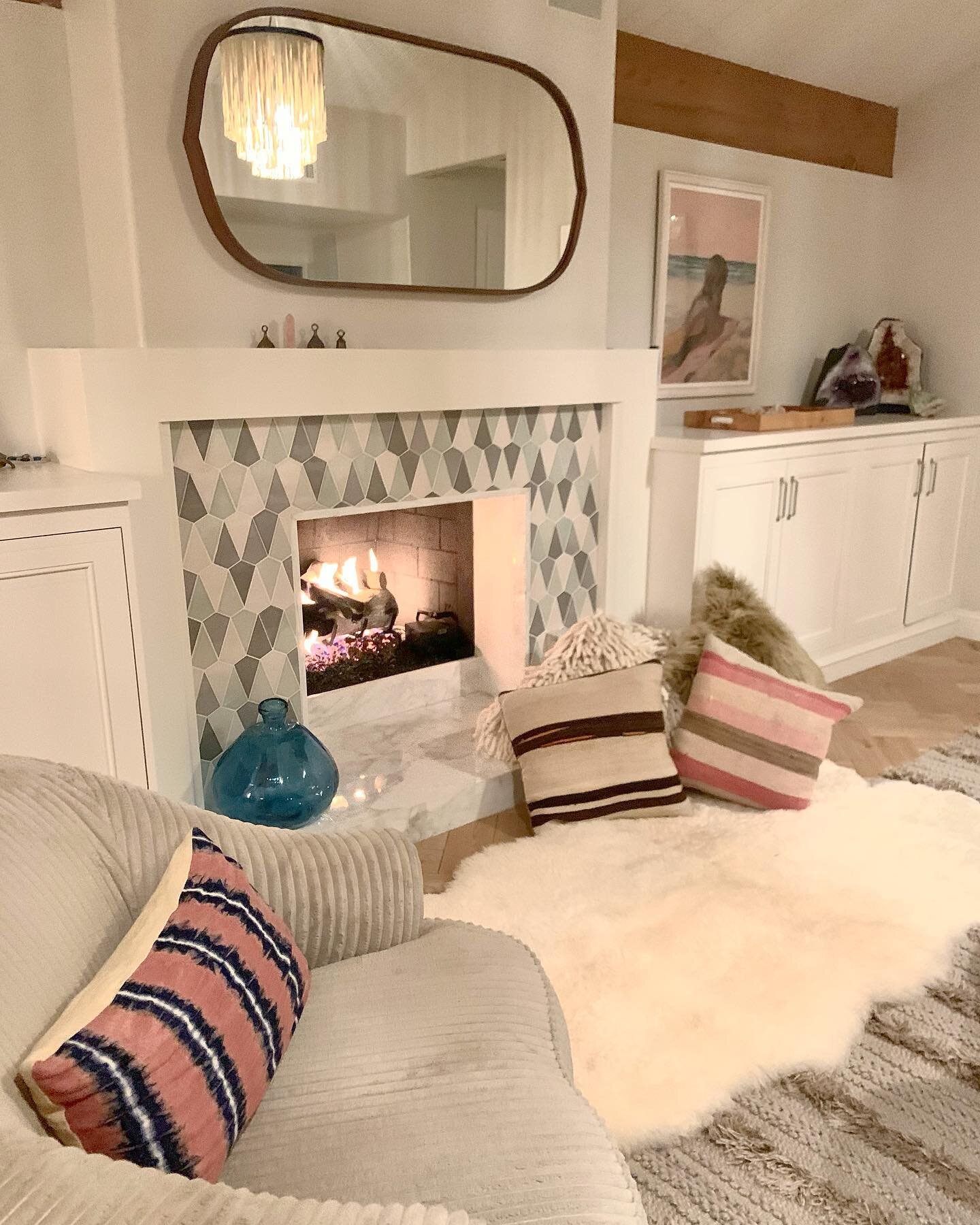 MAGIC CARPET RIDE - We all know sheepskin is soft, cozy &amp; coordinates with any type of decor. With that, it&rsquo;s also really beneficial for your household. Below are just a few more reasons to indulge in this beautiful gift from our furry frie