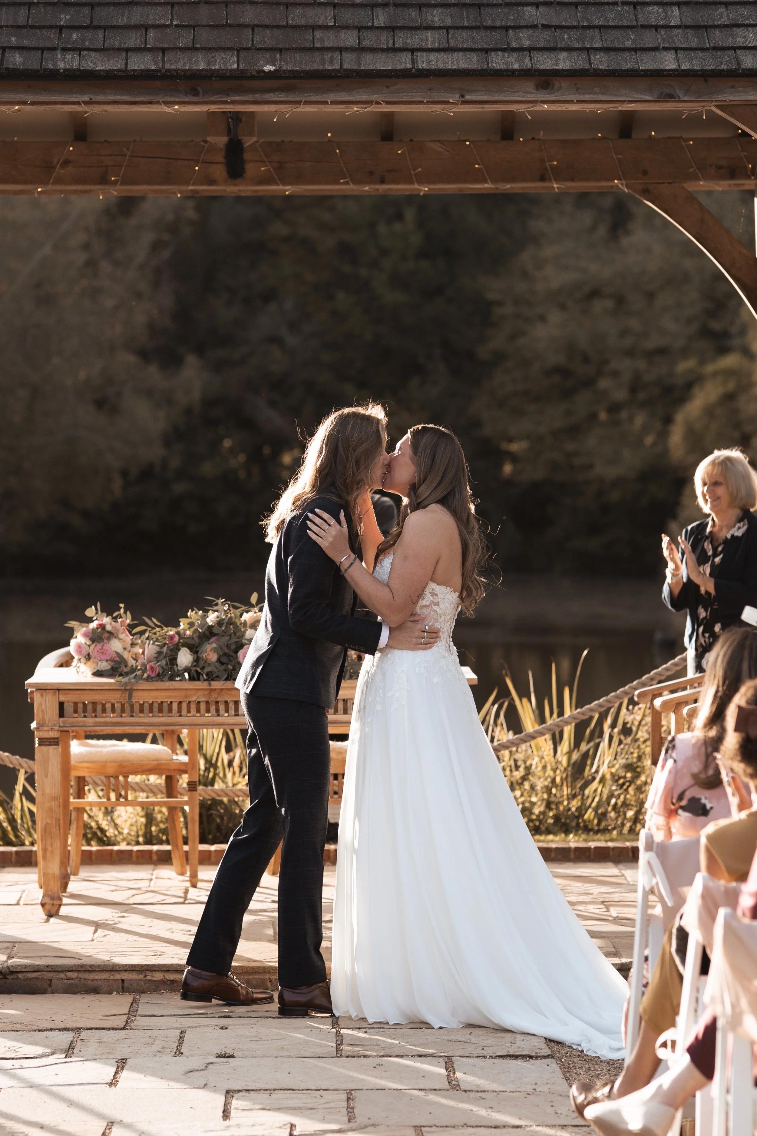 Pia and Emily’s Brookfield Barn Wedding