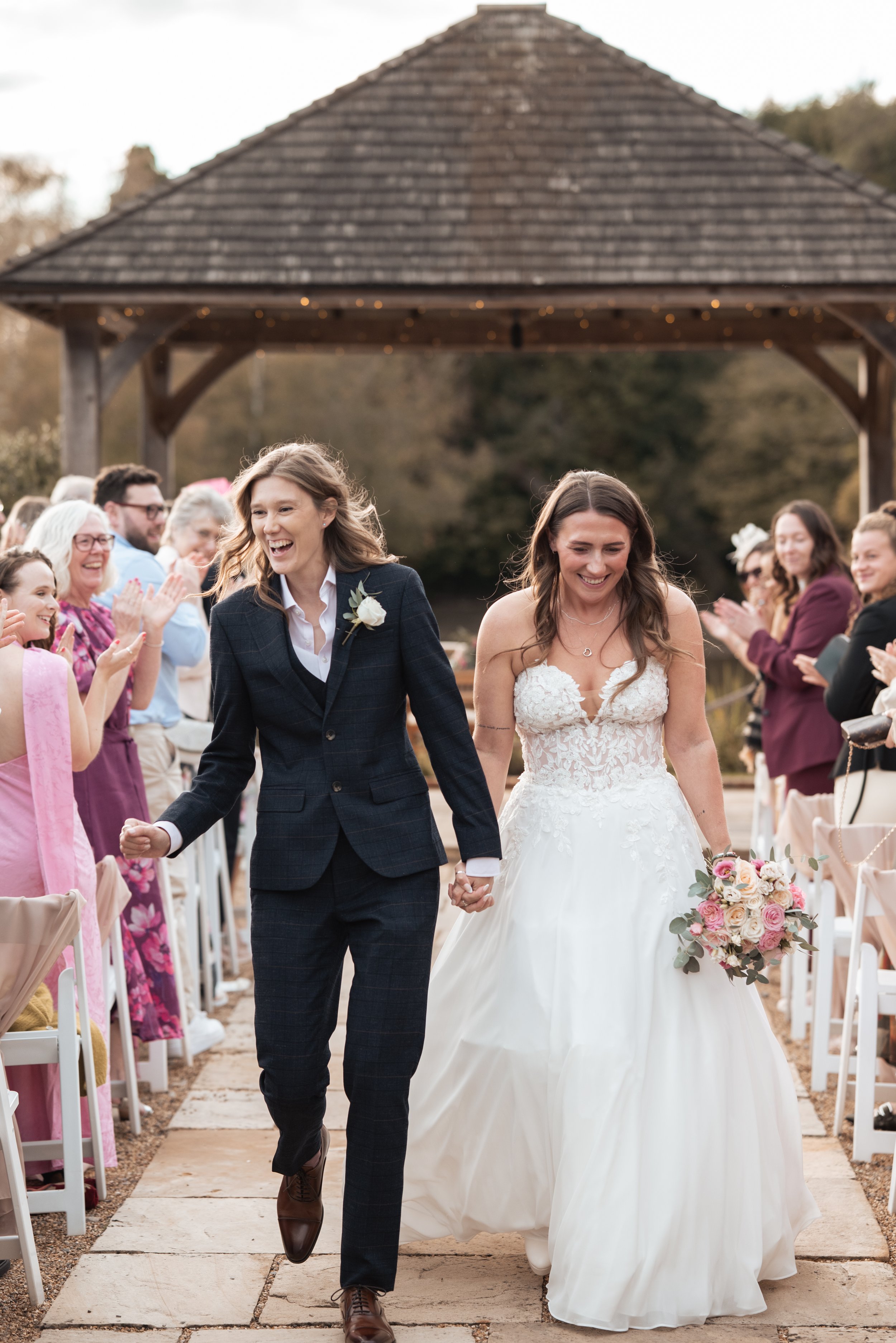 Pia and Emily’s Brookfield Barn Wedding