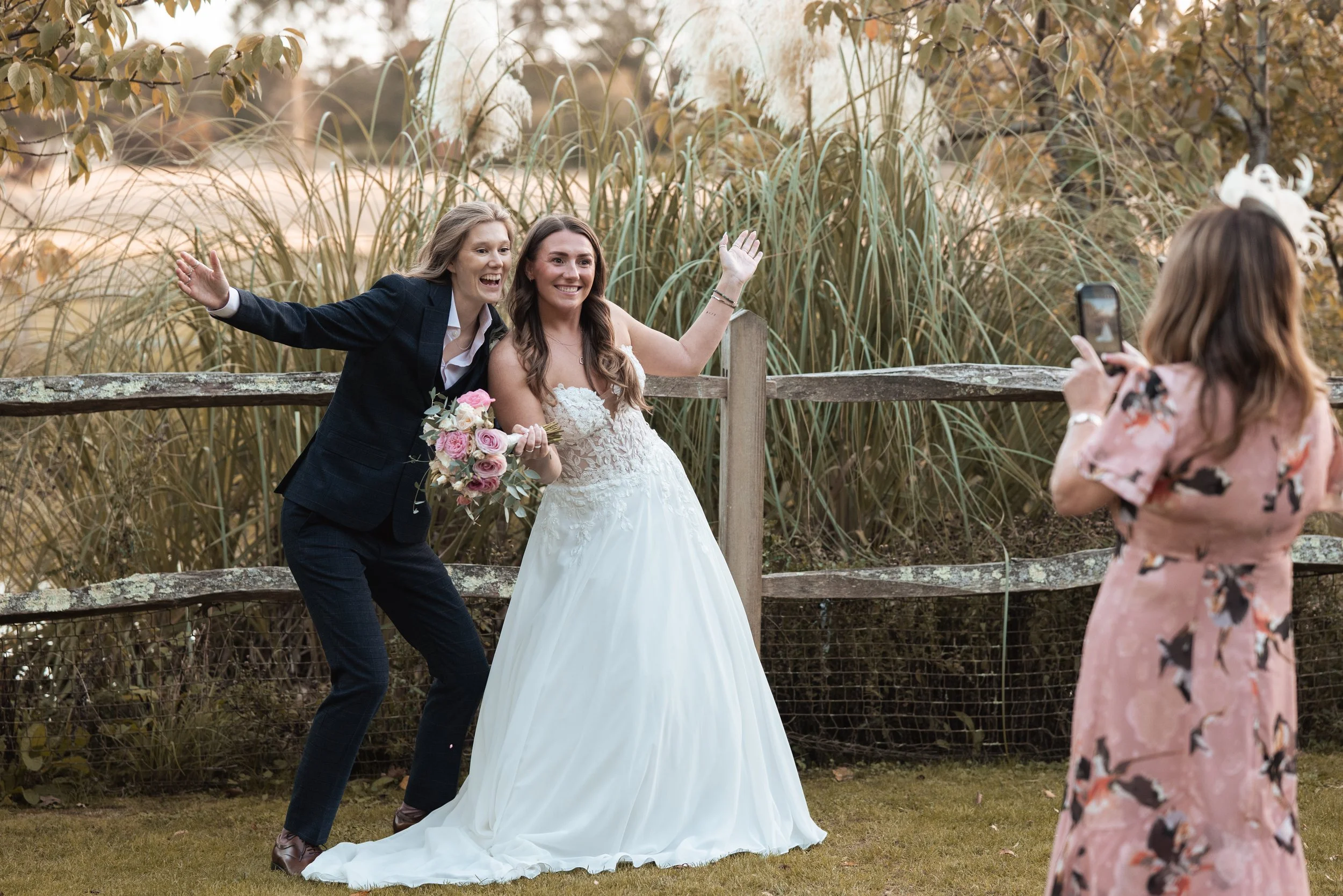 Pia and Emily’s Brookfield Barn Wedding