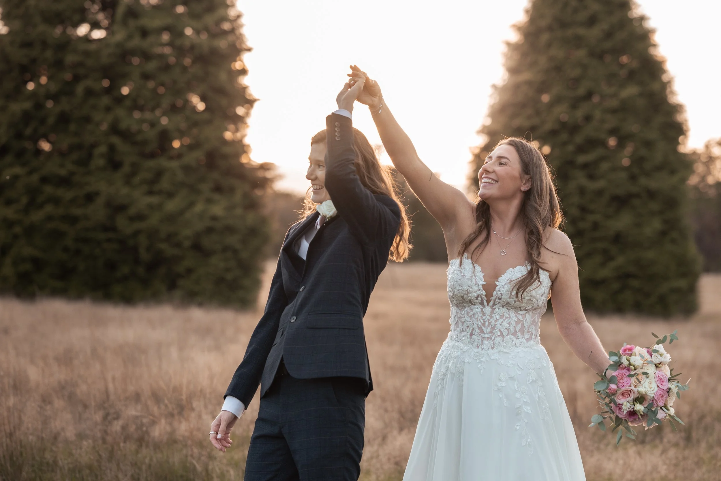 Pia and Emily’s Brookfield Barn Wedding