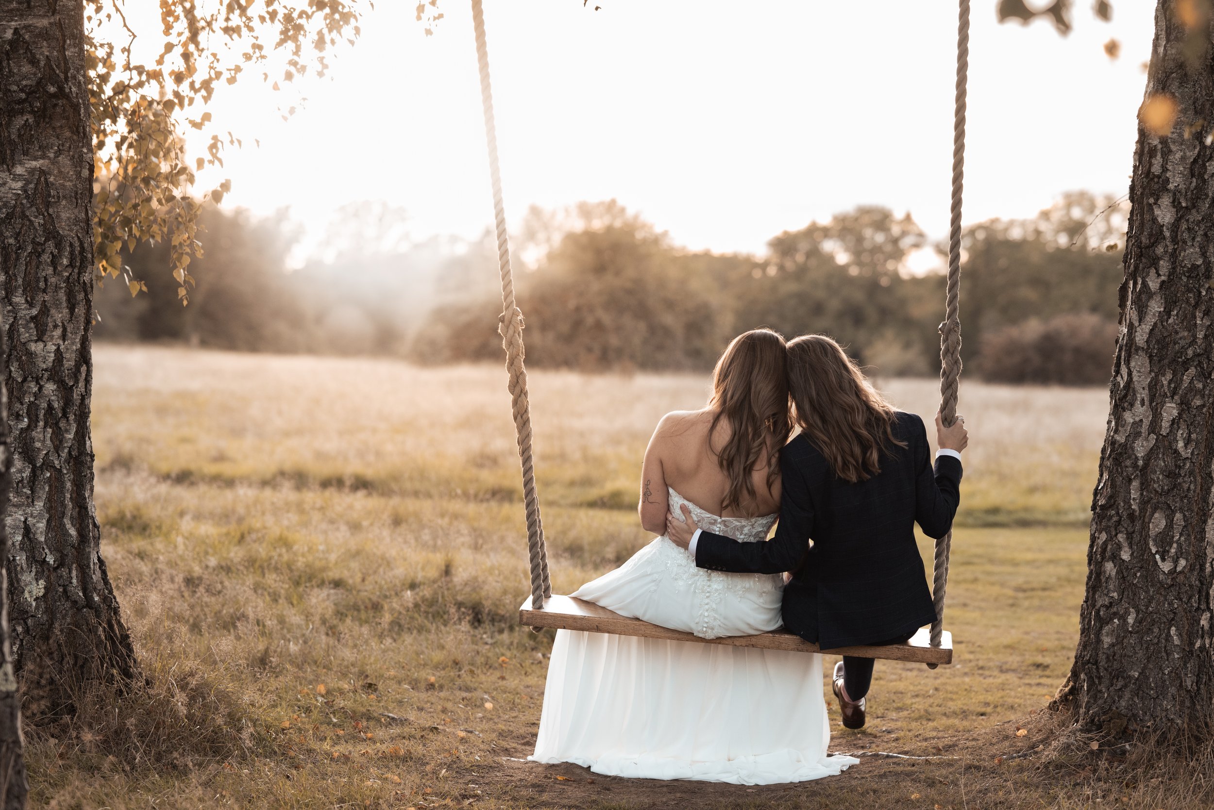 Pia and Emily’s Brookfield Barn Wedding